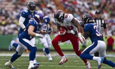 开云体育下载-绝境中的银箭，汉密尔顿高光演绎，梅赛德斯惊天逆转红牛二队