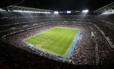 开云体育登录-巴黎碾压希腊，布鲁诺刷新纪录，一场改写欧洲足球版图的史诗之夜