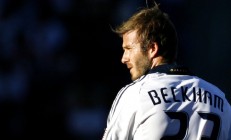 开云体育下载-孤星闪耀，詹姆斯全能风暴席卷赛场，黄蜂末节奇迹逆转马刺