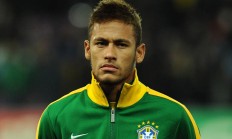 开云官方app入口-东决关键战焦点战，尼克斯险胜掘金