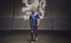 开云体育官网-当篮球撞上角斗士，NBA季后赛的孤注一掷，与罗马城那记穿越千年的绝杀
