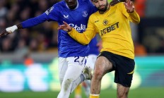 开云平台-关于阿斯顿维拉客场战平，狼队憾负惊险脱险的信息