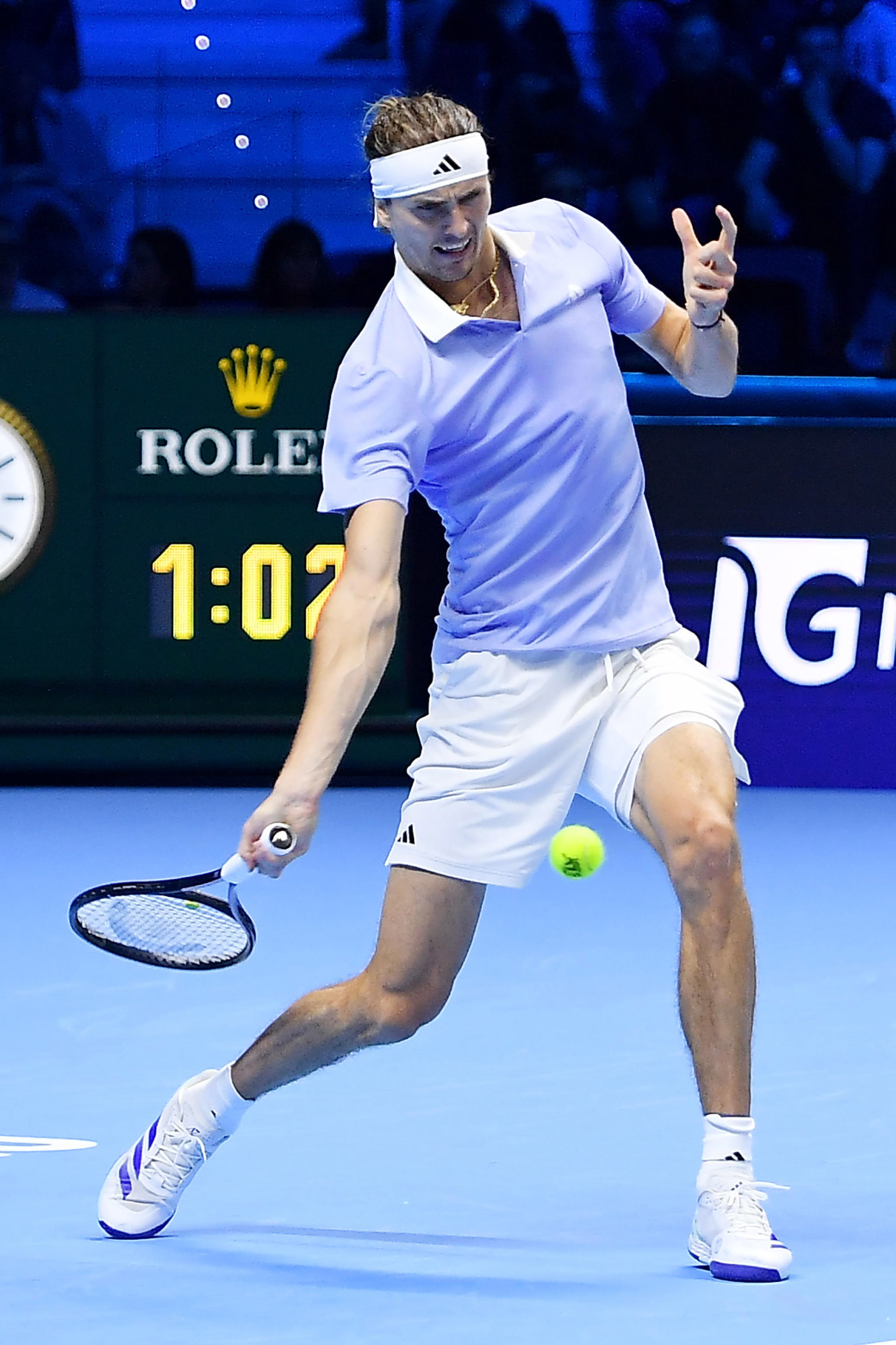 英国网球队绝杀世界网球队，兹维列夫打破历史纪录的简单介绍