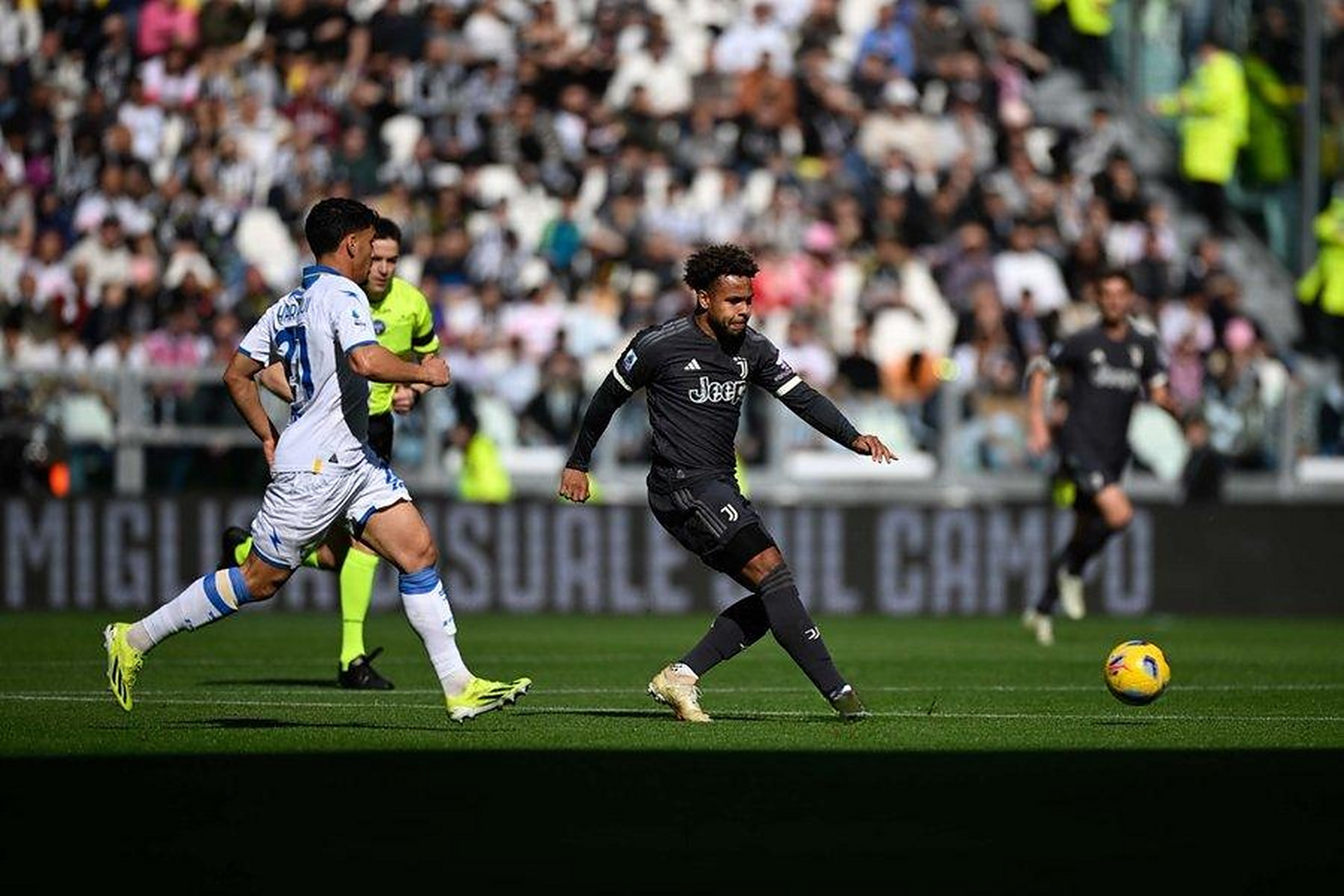 关于尤文图斯在比赛中展现出色攻势的信息 关于尤文图斯在比赛中展现出色攻势的信息