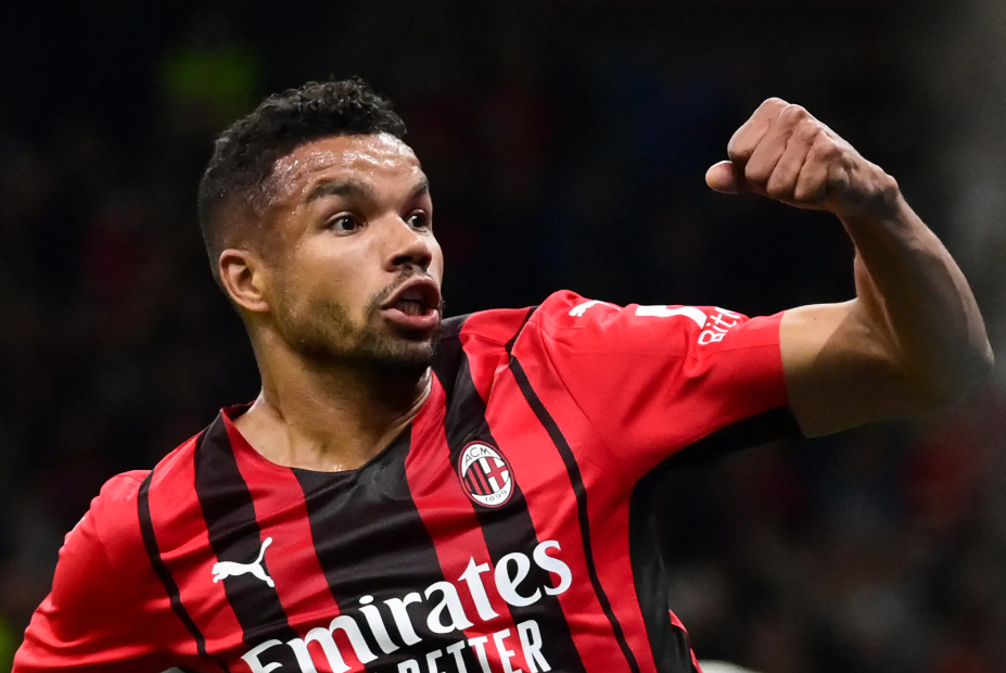 包含AC米兰意欲封王，艰难挑战比利亚雷亚尔！的词条