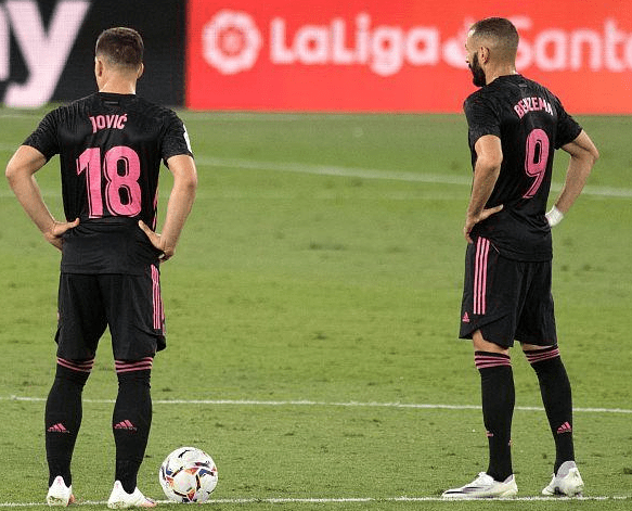 关于皇家马德里前锋合同问题悬疑的信息