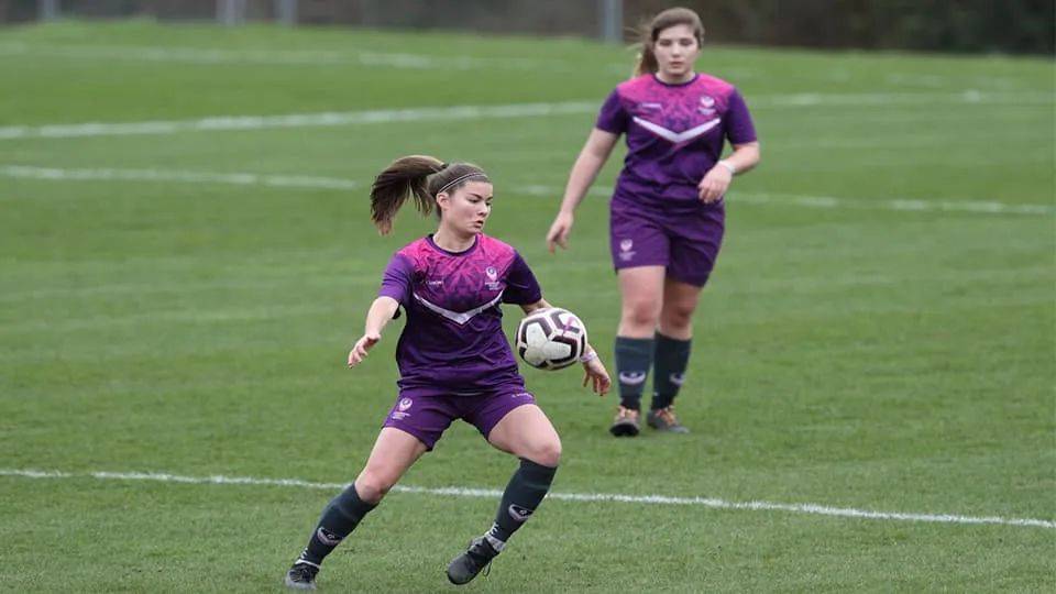 包含英格兰女足卫冕冠军表现不俗，备战新赛季的词条