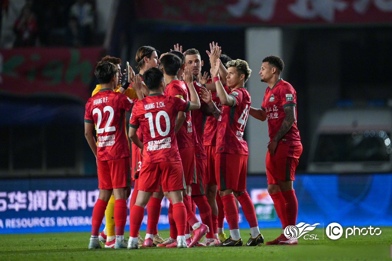 热那亚客场爆冷逆转,球队士气高涨的简单介绍 热那亚客场爆冷逆转,球队士气高涨的简单介绍