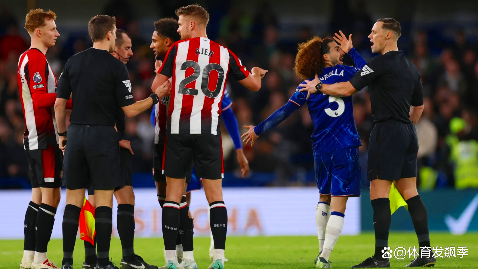 佛罗伦萨门将神勇，助球队零封对手的简单介绍