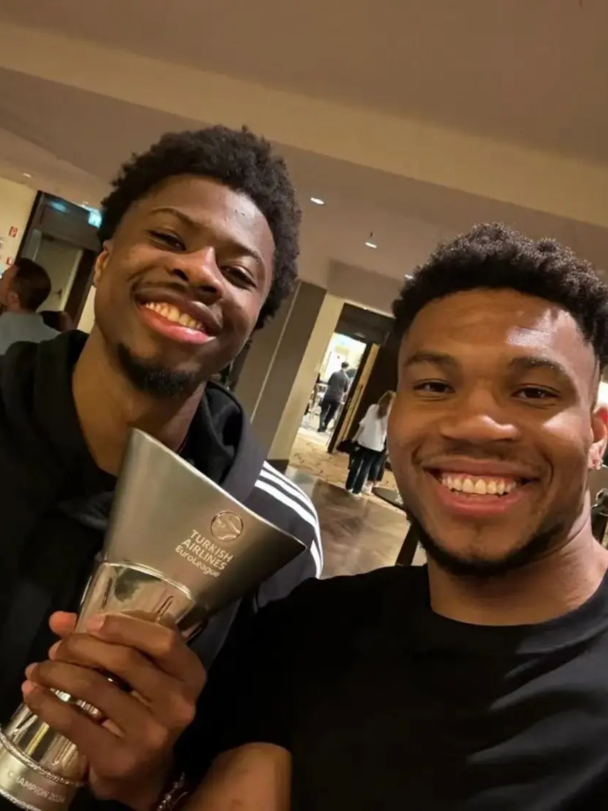 包含希腊国家队遭遇困境,晋级前景料获突破的词条 包含希腊国家队遭遇困境,晋级前景料获突破的词条