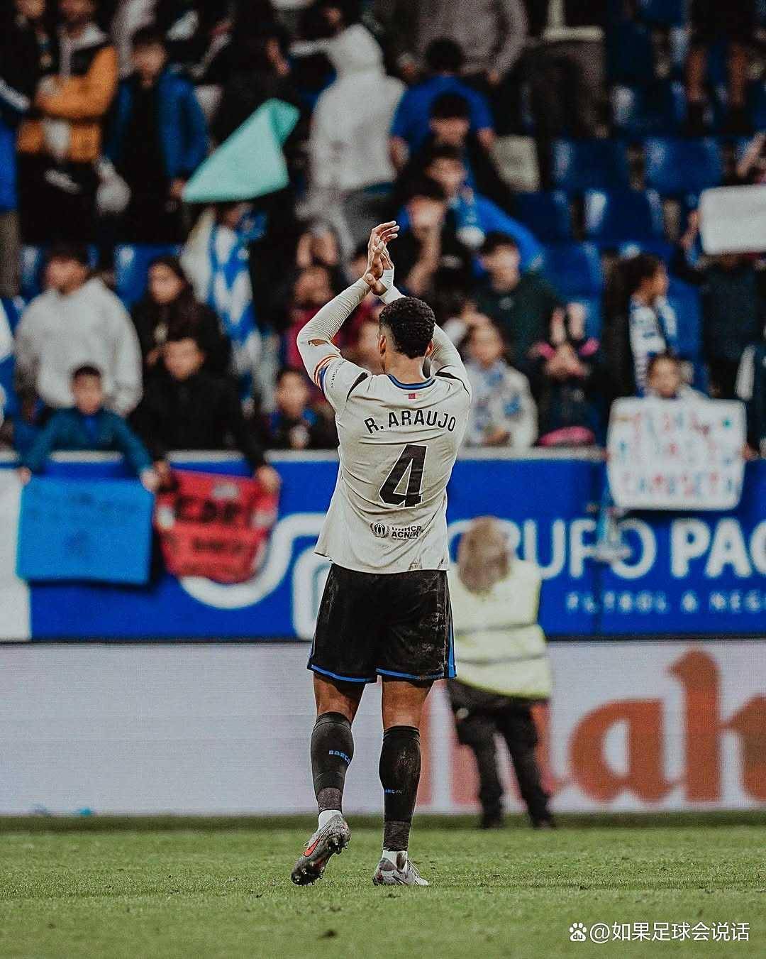 包含切尔西后防失误频频，球队防守成隐患的词条