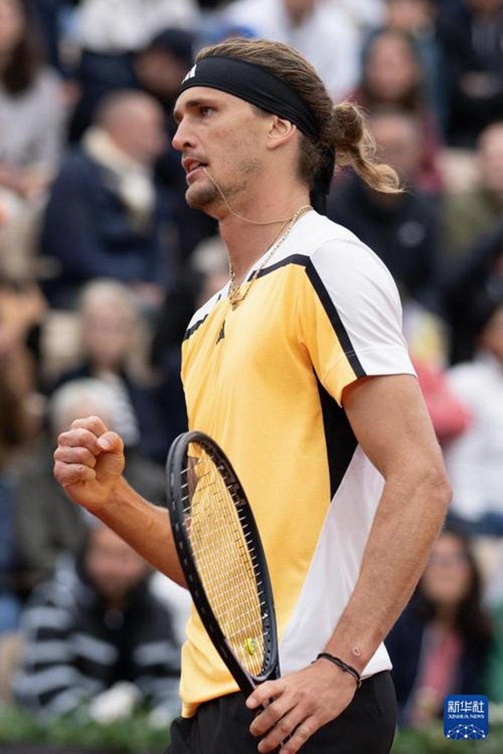 包含美国网球队力克日本网球队，兹维列夫绝境逆转的词条